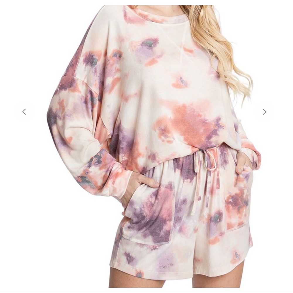 Tie Dye Print 2 Piece shorts and top lounge set - Picture 2 of 8